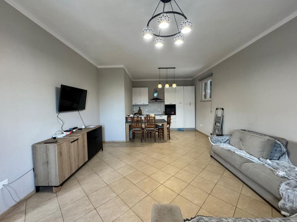 INVESTIM I SIGURT! VILË 2-KATËSHE NË NJË NGA ZONAT MË TË KËRKUARA TË DURRËSIT