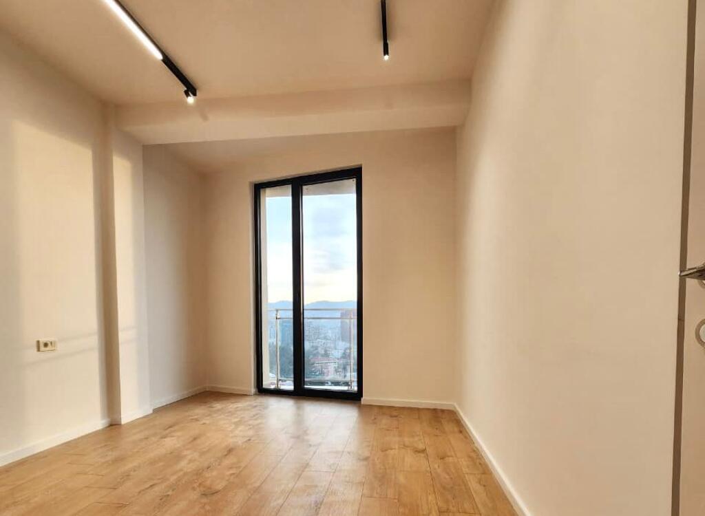 ✨ ME QIRA: Elite Office 🔷2+1+2wc &amp; 1 Ballkon + Post parkimi || ((📍Golden Tower - Mine Peza)) || 1,100€/Muaj