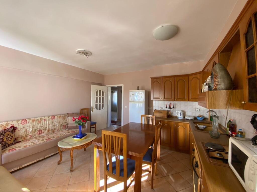 SHITET APARTAMENTNT 2+1 PRANE PORTIT DURRES 110.000 EURO​