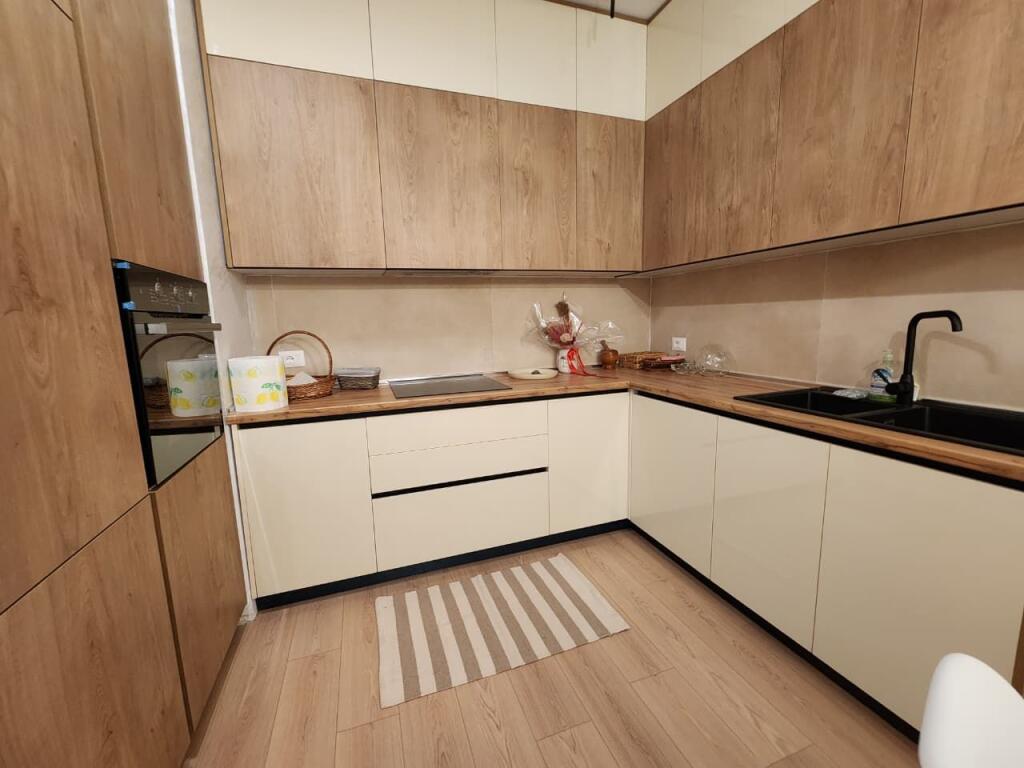 Appartamento 2+1+2 in affitto nel centro di Tirana!!!!