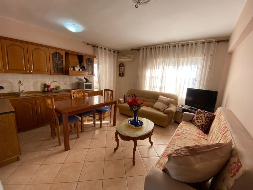 SHITET APARTAMENTNT 2+1 PRANE PORTIT DURRES 110.000 EURO​