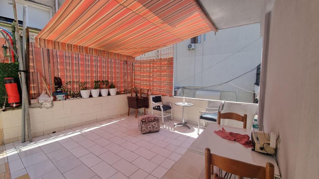 Apartament shumë i gjerë në qendër të qytetit