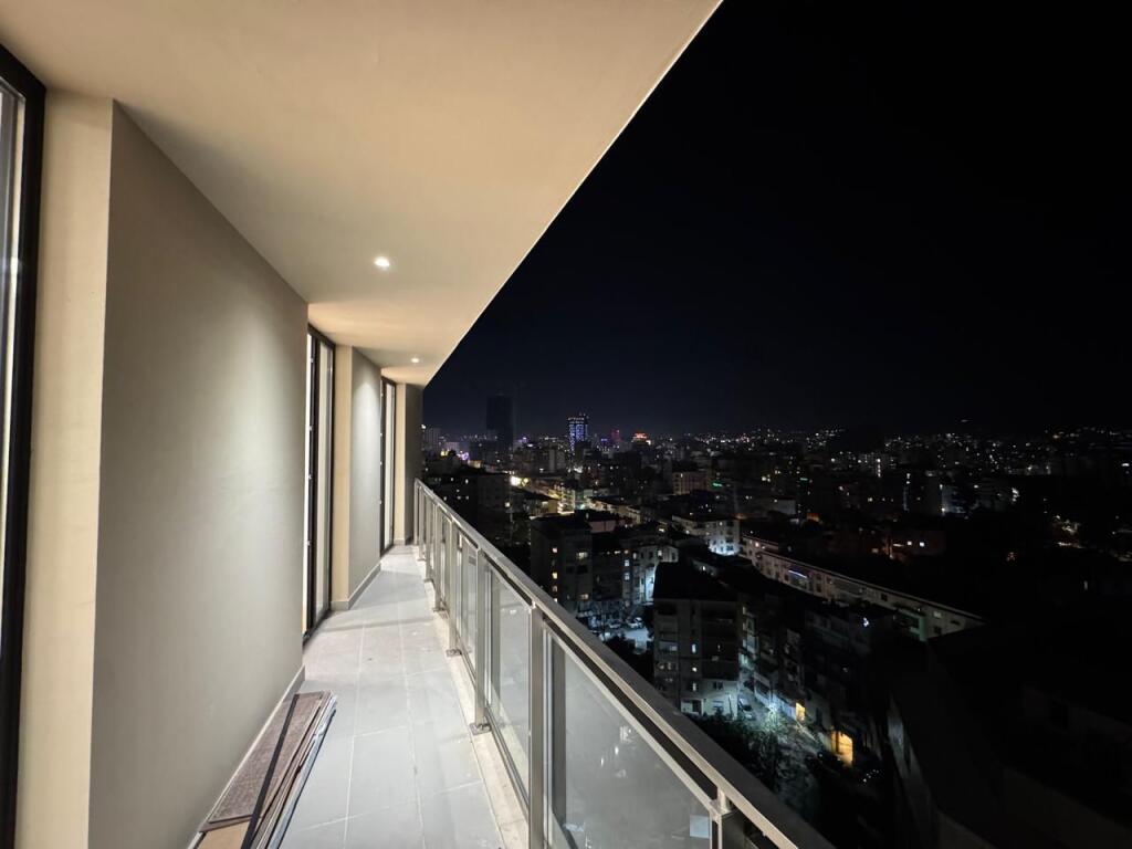 ✨ ME QIRA: Elite Office 🔷2+1+2wc &amp; 1 Ballkon + Post parkimi || ((📍Golden Tower - Mine Peza)) || 1,100€/Muaj