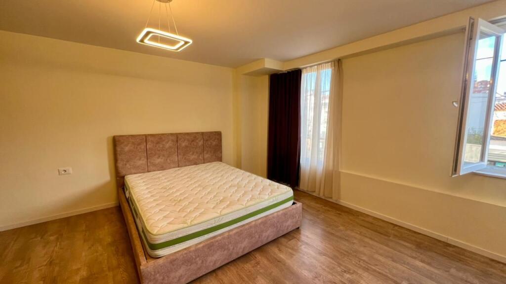 Me Qera : Duplex 1+1📍Selite (Prane Xhamise) - 400€ - S.75m² - Kompleksi me i Ri ne Zone🔥 ||100% e Re e Sapomobiluar⚡️