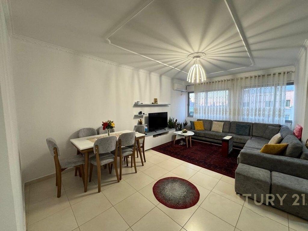 Ofrojme apartament per Shitje ne Fresk