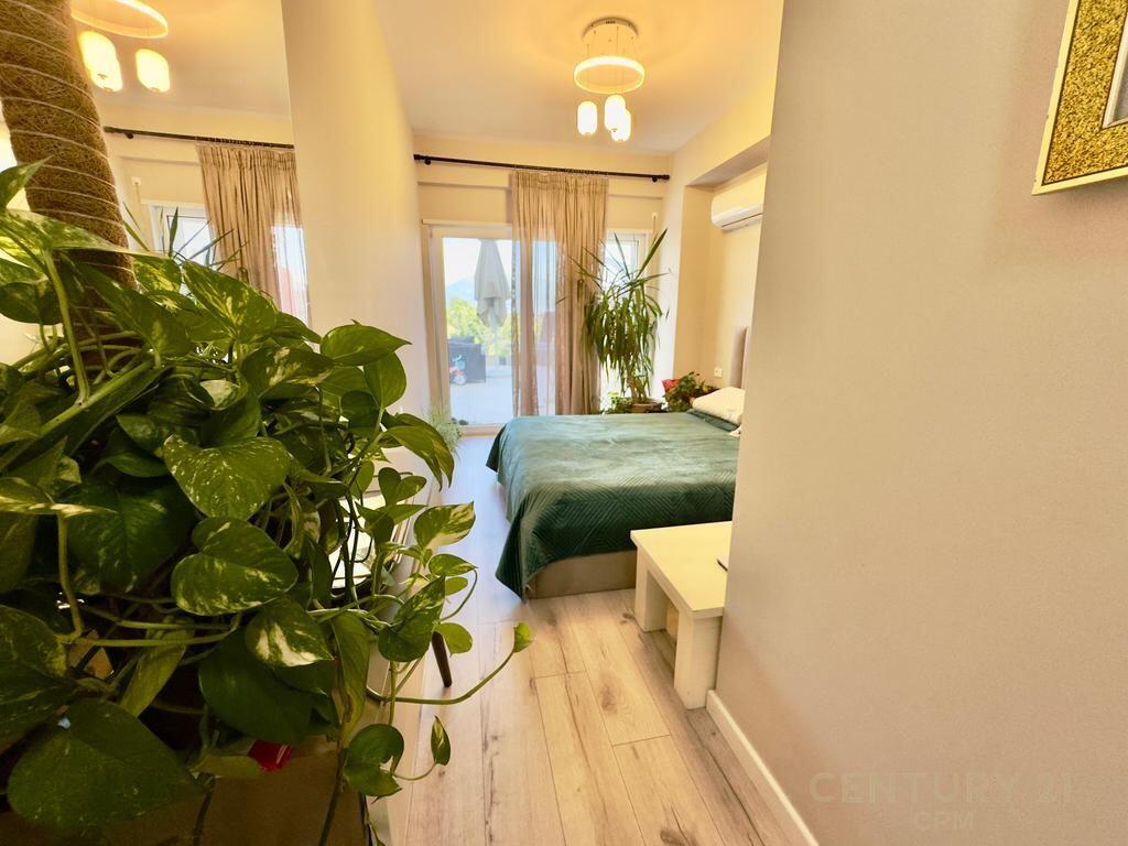 Super Triplex për Shitje – Kodra e Diellit 2 335,000 € Sip. Totale  240m2