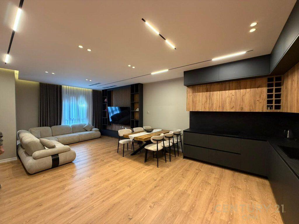 Penthouse luksoz për shitje tek Rose Garden Residence, pranë Qendrës Tregtare TEG – Tiranë