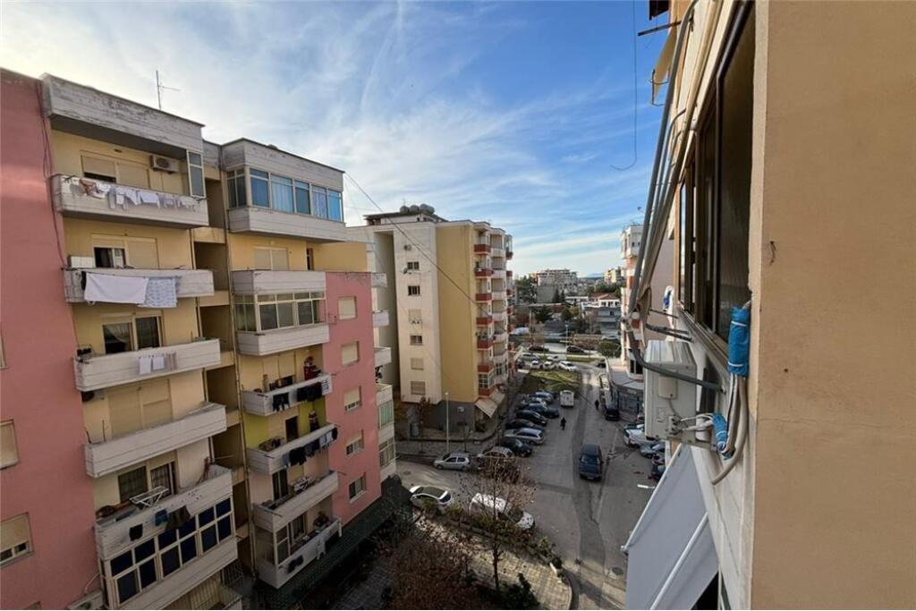 Apartament 2+1 per Qera