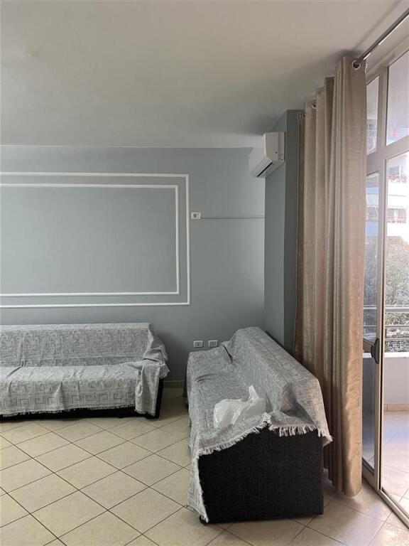Jepet Me Qera Apartament 1+1+1 Ballkon