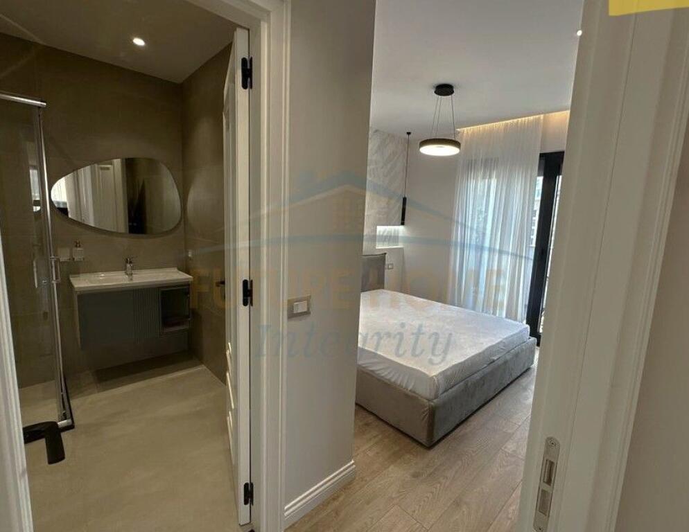 For sale, Apartment 2+1+2+Storage, Elbasan Street, Tirana.