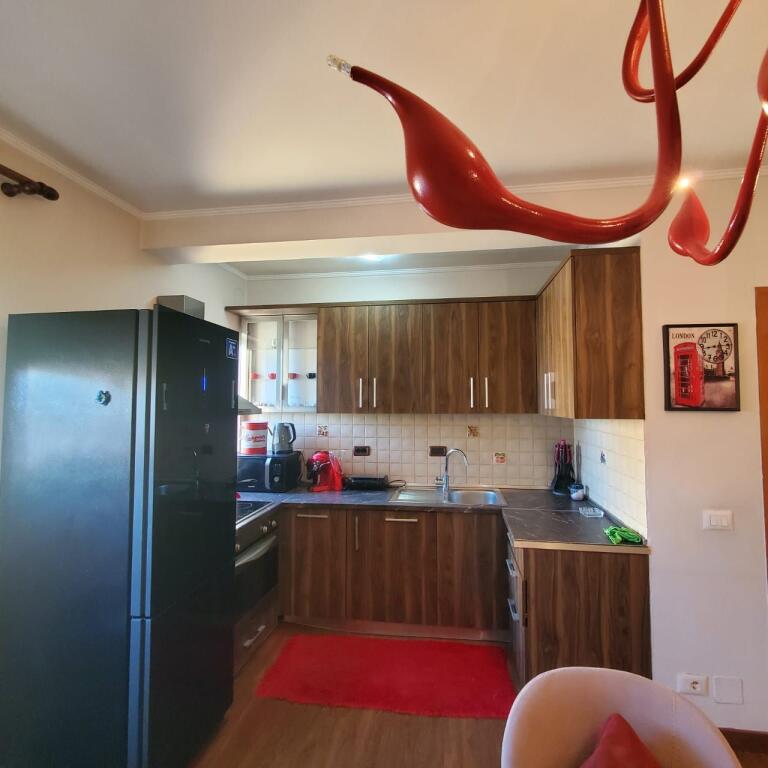 Apartament 1+1, Kafe Roma!