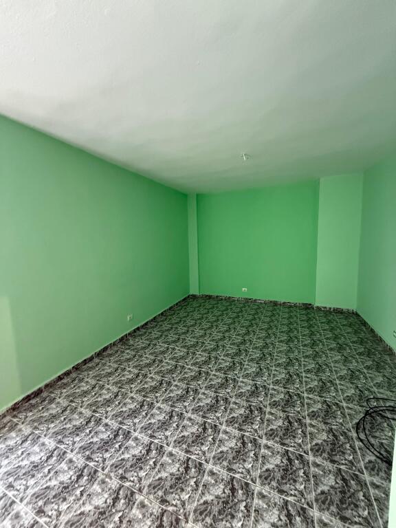 Apartament 3+1, Komuna e Parisit!