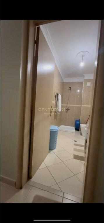 Shitet apartament 2+1 ne Yzberisht