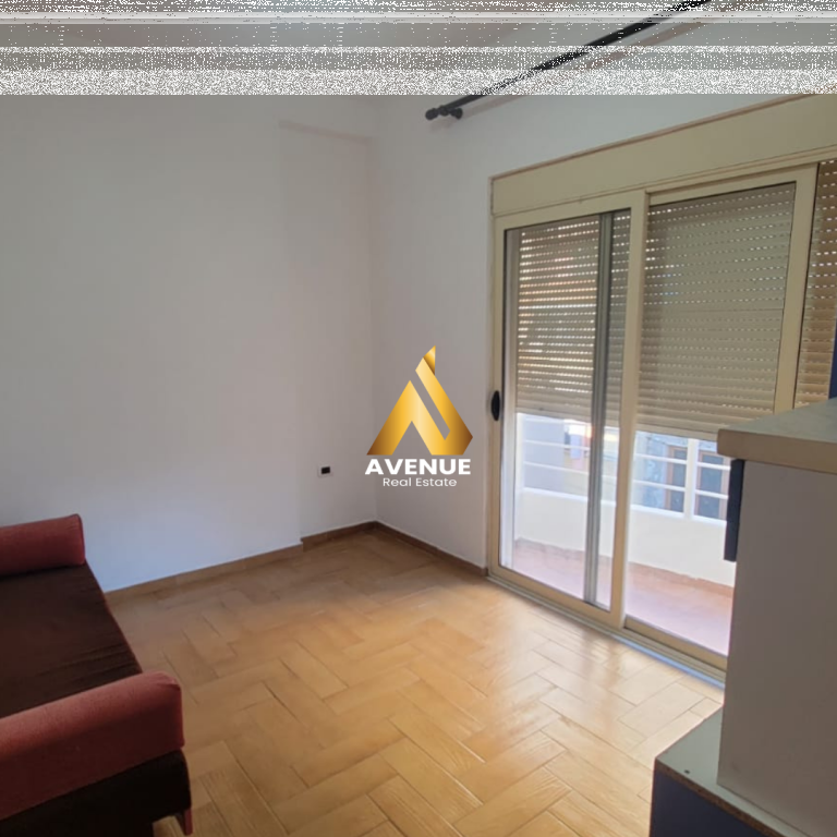 Apartment 2+1 for Rent – Near Rruga e Kavajës, Tirana