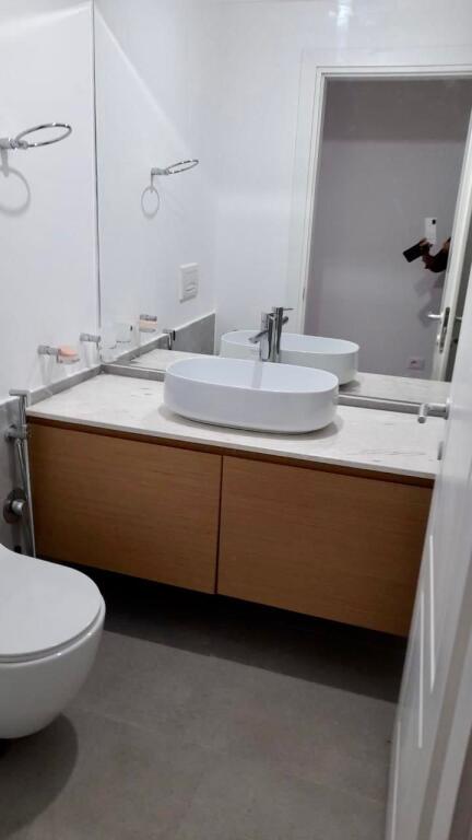 📣 SHITET VILE 3-Kateshe 📍 SAUK, Mbi Anna Market, Prane Bar Amos 🛣️ Rruga "Ramadan Zaskoci" ✨  