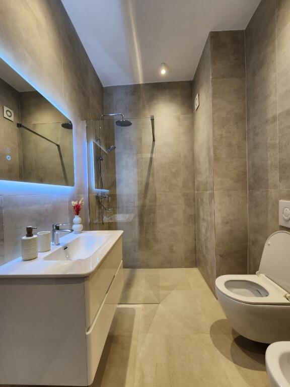 Appartamento 2+1+2 in affitto nel centro di Tirana!!!!