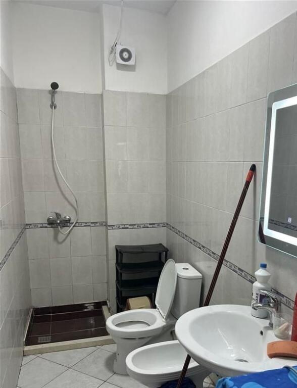 Jepet Me Qera Apartament 1+1+1 Ballkon