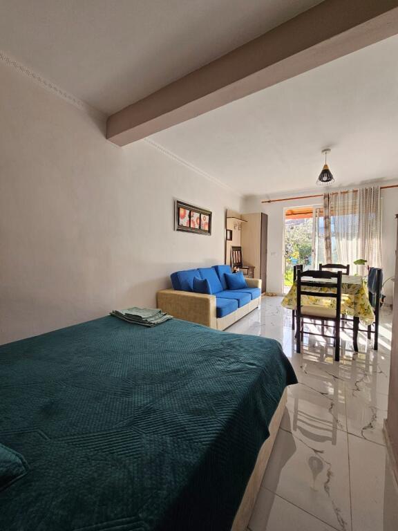 !!!!GARSONIERE ME QERA!!!