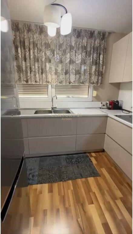 apartament i mobiluar 1+1 me qira ne Myslym Shyri