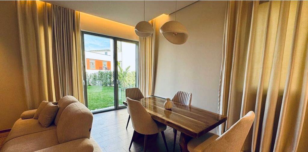 APARTMENT 2 +1 WITH 2 PARKING SPOTS AT GREEN VALLEY!