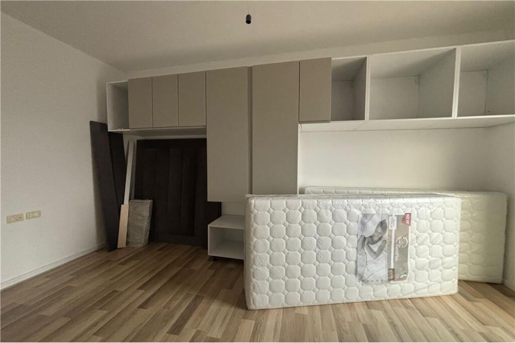 Penthouse per Shitje, Vlorë