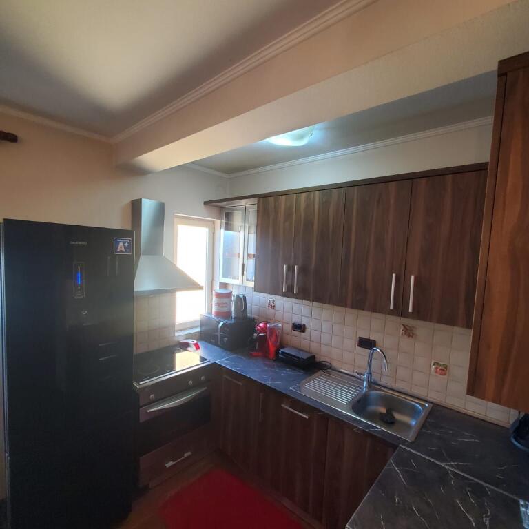 Apartament 1+1, Kafe Roma!