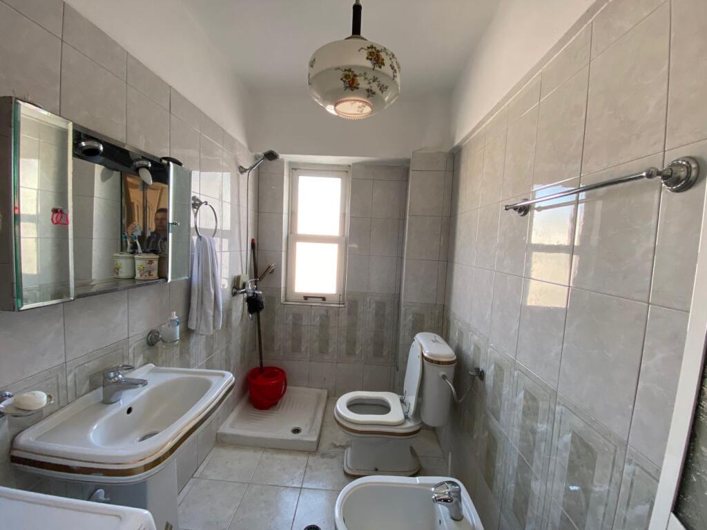 SHITET APARTAMENTNT 2+1 PRANE PORTIT DURRES 110.000 EURO​