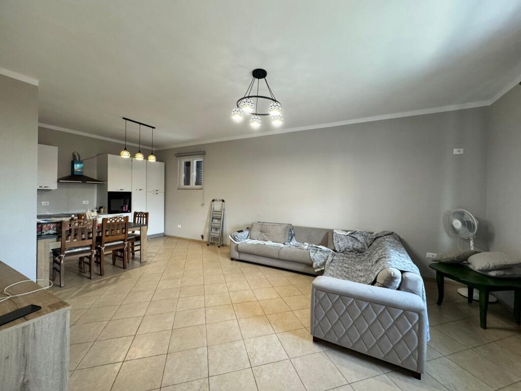 INVESTIM I SIGURT! VILË 2-KATËSHE NË NJË NGA ZONAT MË TË KËRKUARA TË DURRËSIT