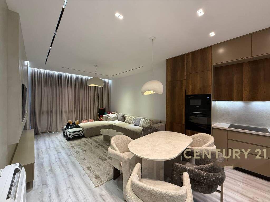 We offer apartment for Sale "Emerald Center"