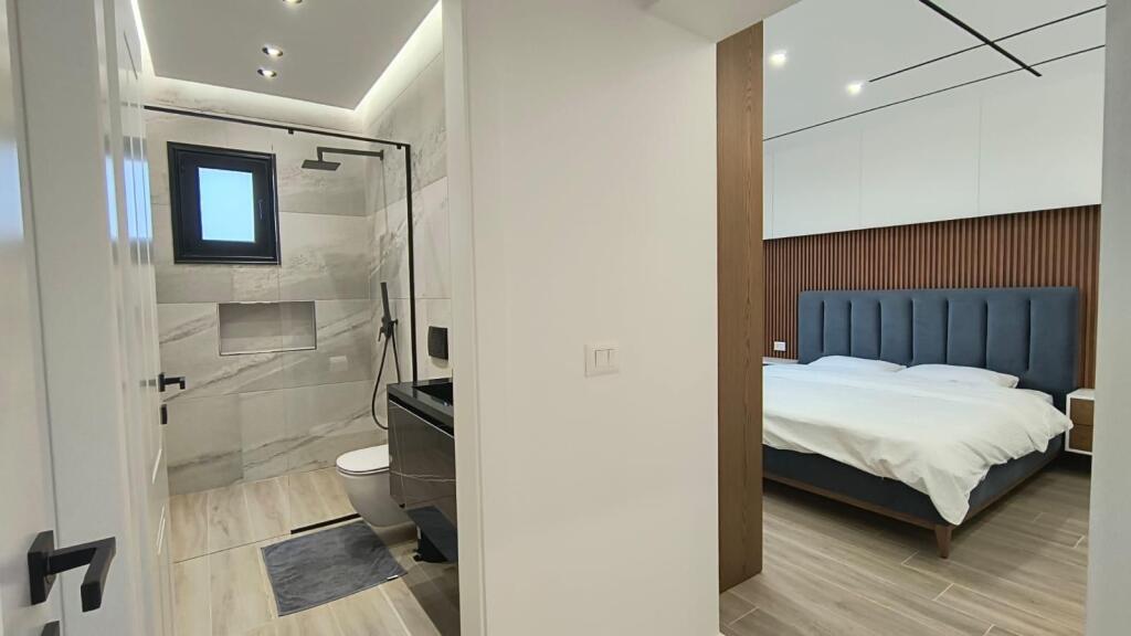 Vilë luksoze dhe shumë e bollshme në një zonë të qetë