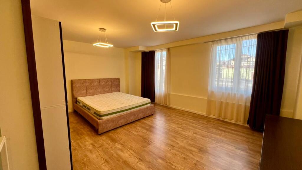 Me Qera : Duplex 1+1📍Selite (Prane Xhamise) - 400€ - S.75m² - Kompleksi me i Ri ne Zone🔥 ||100% e Re e Sapomobiluar⚡️