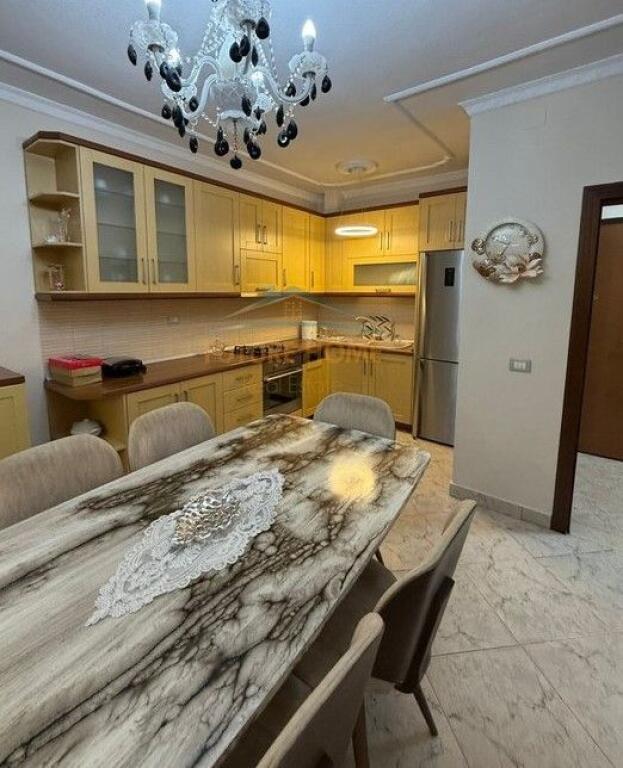 For sale, 2+1 Apartment, Hoxha Tahsim Street, Tirana.