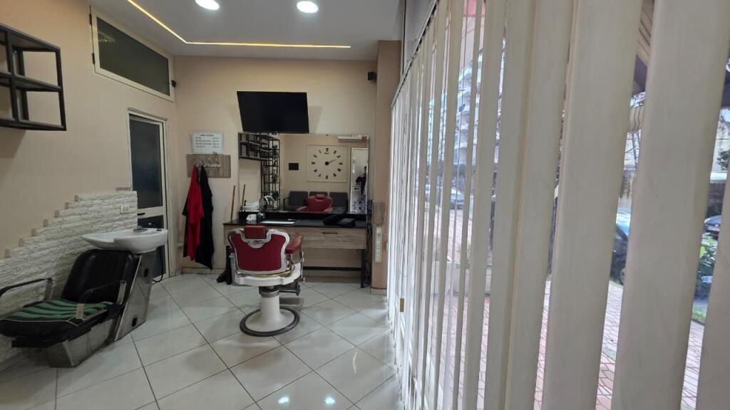 Dyqan / Berberane me Qera,Rruga e Çipajve, Vlorë