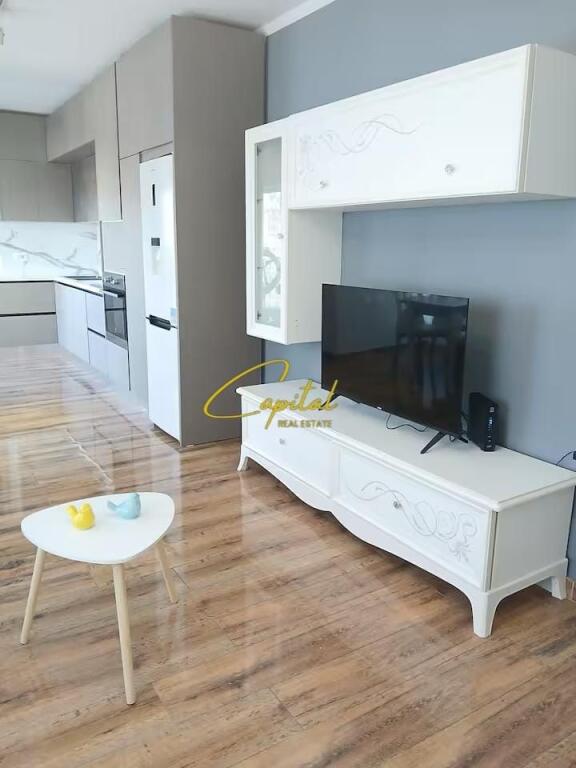 APARTAMENT ME QERA 1+ 1 ISH TREGU ELEKTRIK 70.000 LEKE