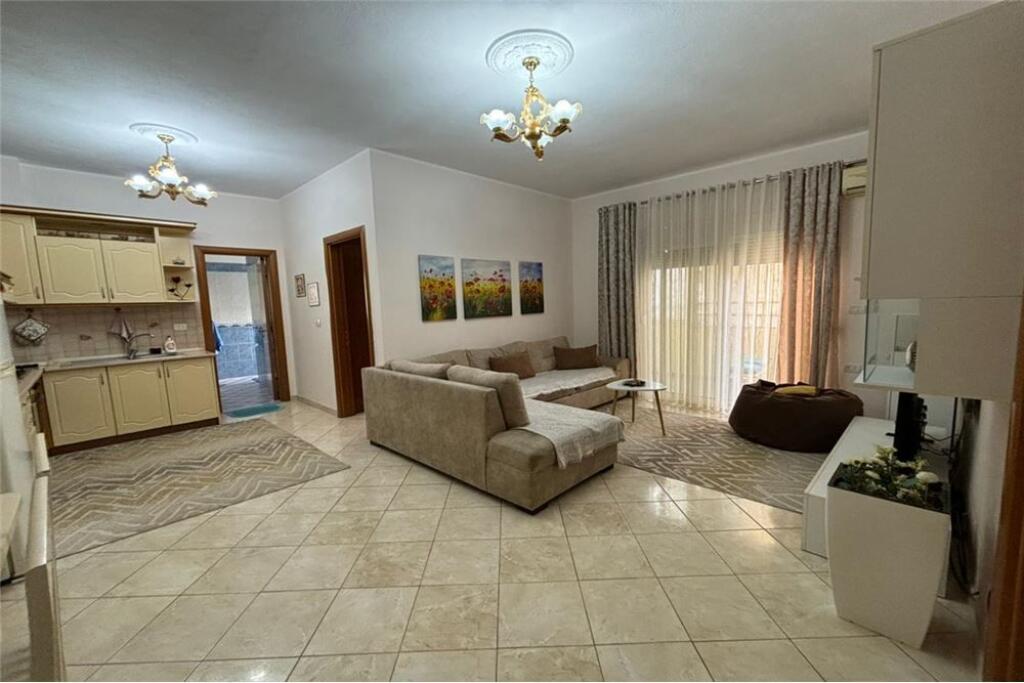 Apartament 2+1 per Qera