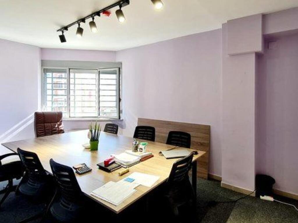 Shitet, Ambient Biznesi, Rruga e Dibres, Tiranë