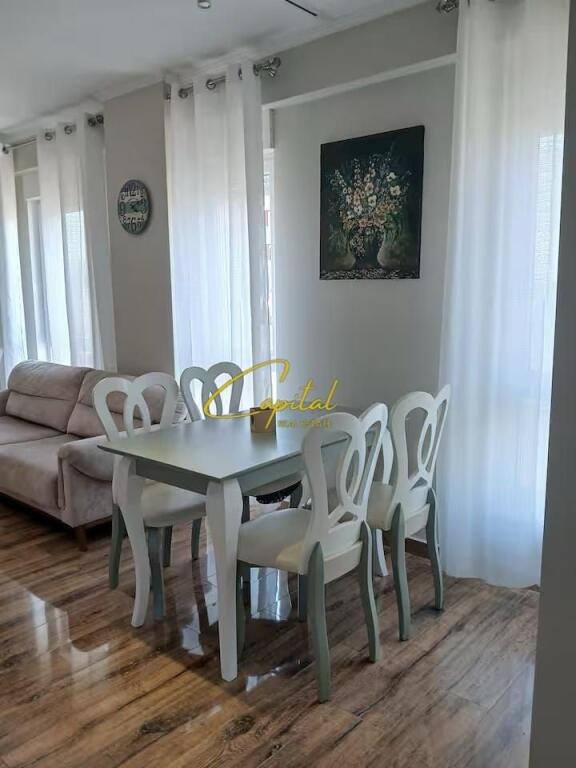 APARTAMENT ME QERA 1+ 1 ISH TREGU ELEKTRIK 70.000 LEKE