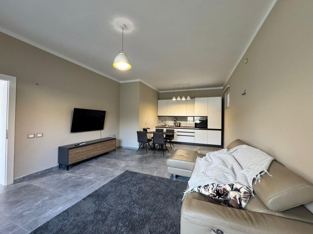 INVESTIM I SIGURT! VILË 2-KATËSHE NË NJË NGA ZONAT MË TË KËRKUARA TË DURRËSIT