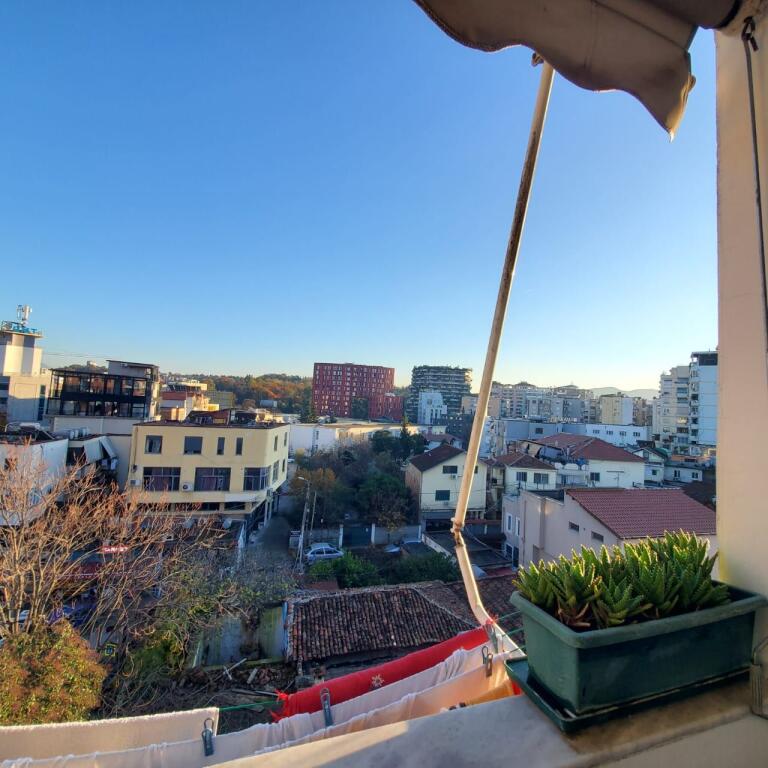 Apartament 1+1, Kafe Roma!