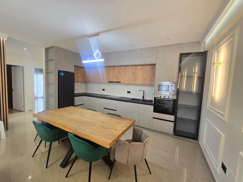 APARTMENT 2+1+2+ PARKING SPACE | FOR RENT | FARKA LAKE