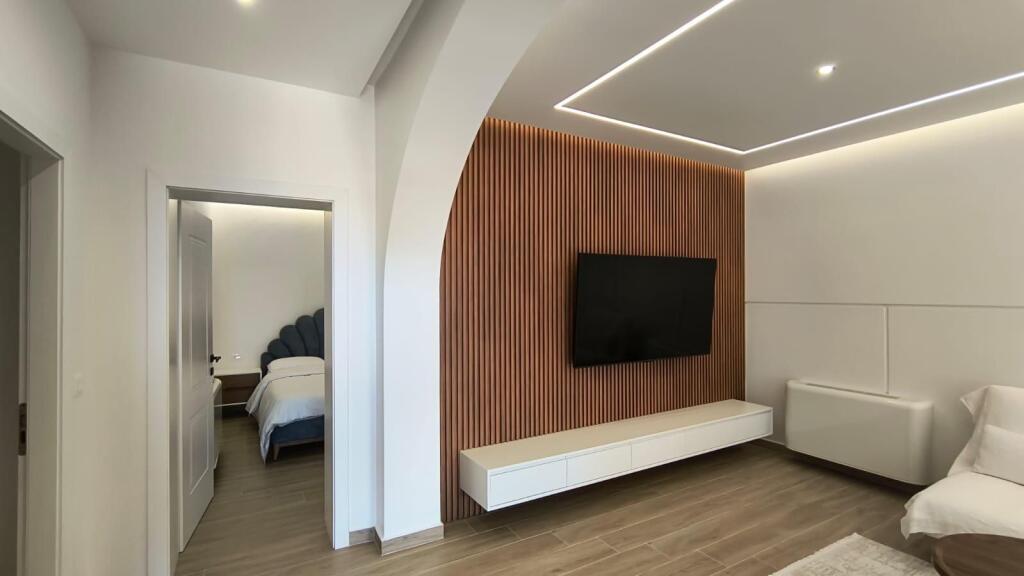 Vilë luksoze dhe shumë e bollshme në një zonë të qetë