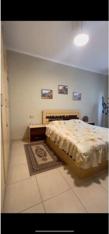 Shitet apartament 2+1 ne Yzberisht