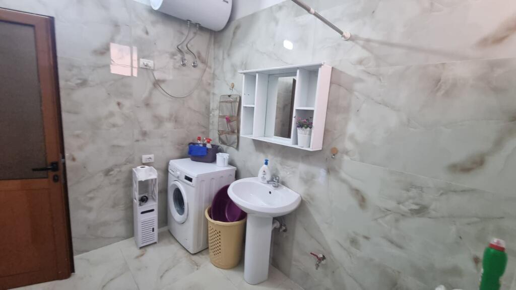 Apartament shumë i gjerë në qendër të qytetit