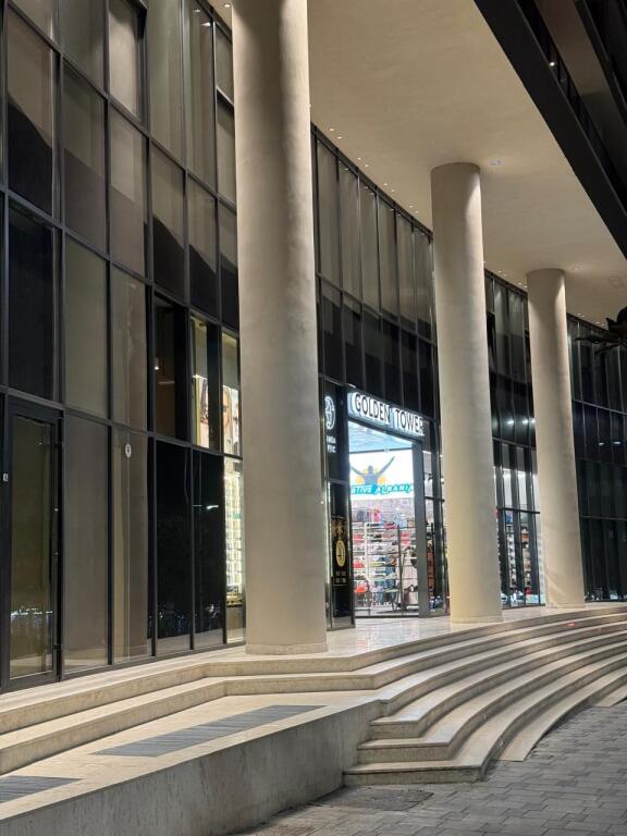 ✨ ME QIRA: Elite Office 🔷2+1+2wc &amp; 1 Ballkon + Post parkimi || ((📍Golden Tower - Mine Peza)) || 1,100€/Muaj