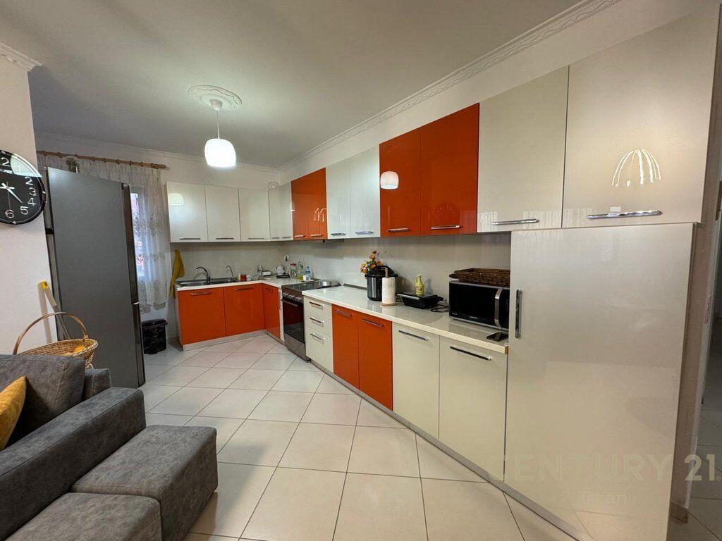 Shitet apartament 2+1+2, ne Fresk!
