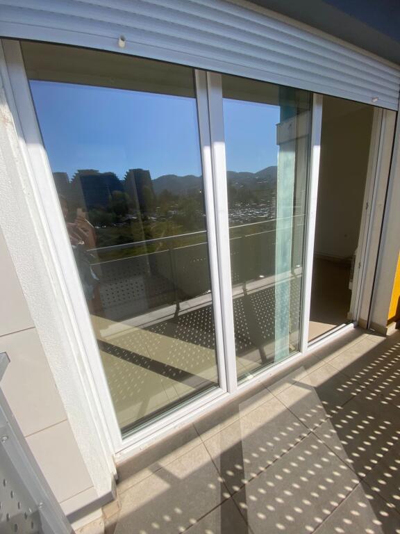 AMBIENT ZYRE ME QIRA – RRUGA E KOSOVAREVE