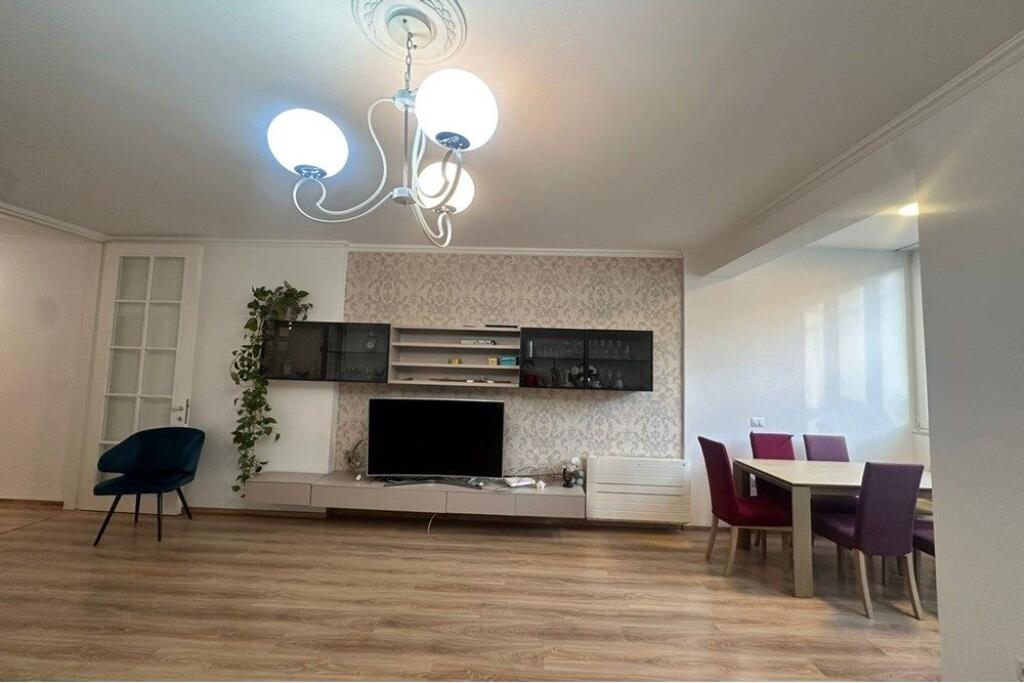 Modern apartment for rent at Pazari i Ri