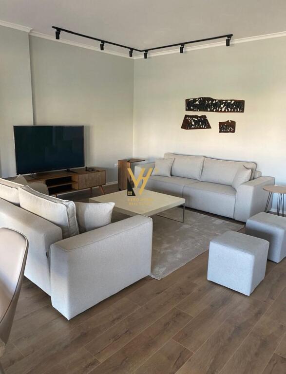 JEPET APARTAMENT 2+1+2+BLK ME QERA TE KOPSHTI ZOLOGJIK 1.100 EURO