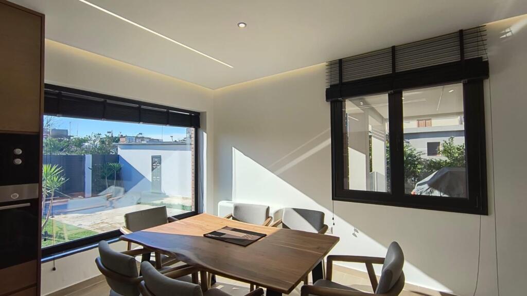 Vilë luksoze dhe shumë e bollshme në një zonë të qetë