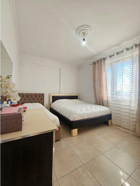 Shitet apartament 2+1 tek Casa Italia!